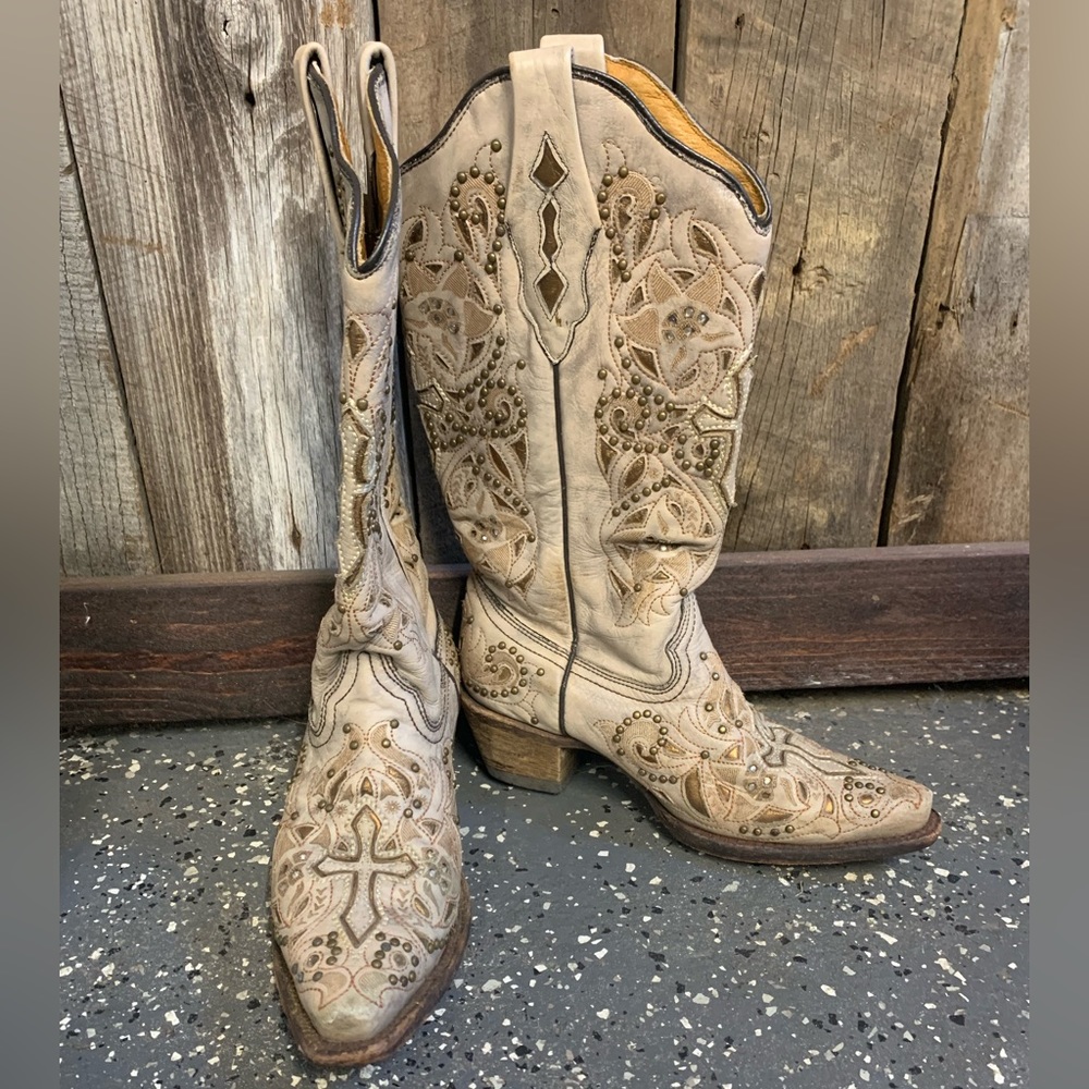 Corral Boots size 6!